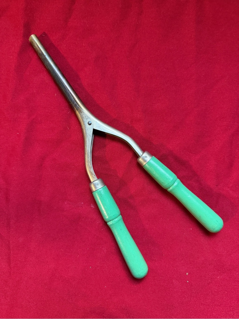 Vintage hair curling iron
